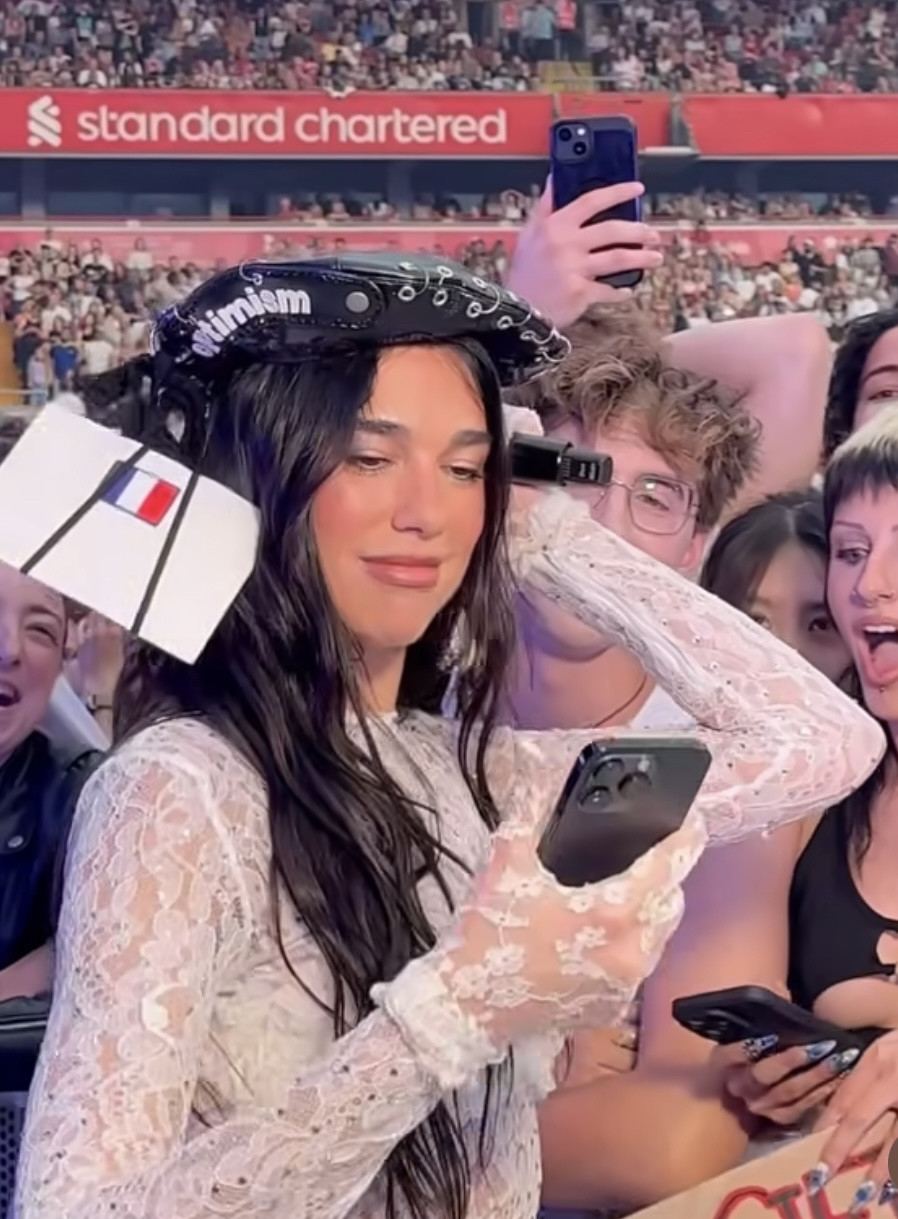 DUA LIPA